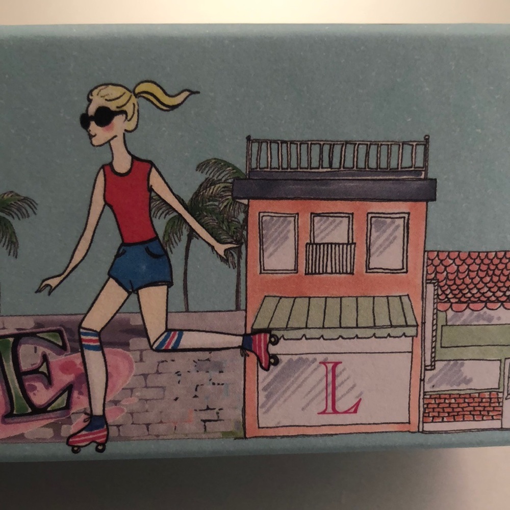 Laduree Box - Picture 3 of 5